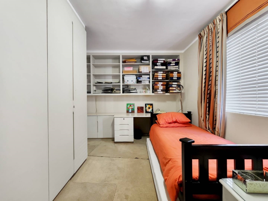 3 Bedroom Property for Sale in Sea Point Western Cape